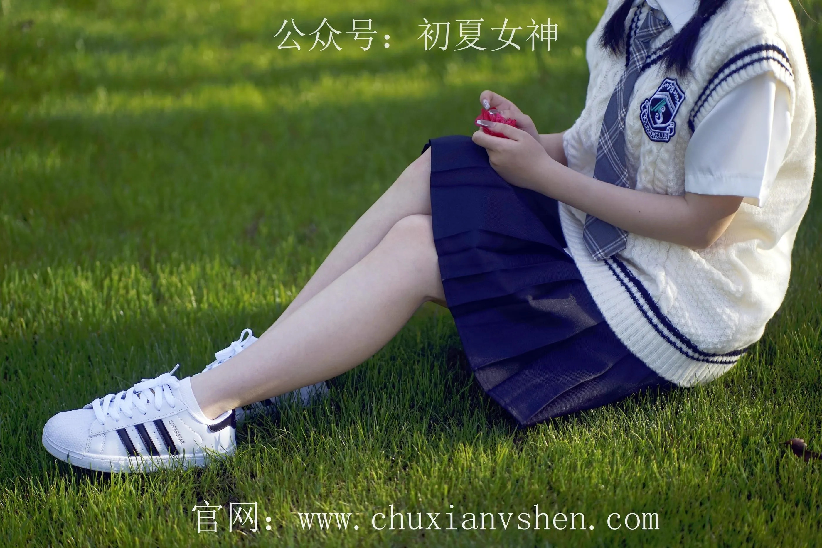 初夏女神 NO.061 念念 春秋JK套搭配三叶草贝壳头鞋 [115P]插图6